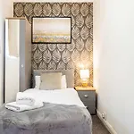 Spacious Family&Contractor House Close To Lhr Airport & A3 & Free Parking