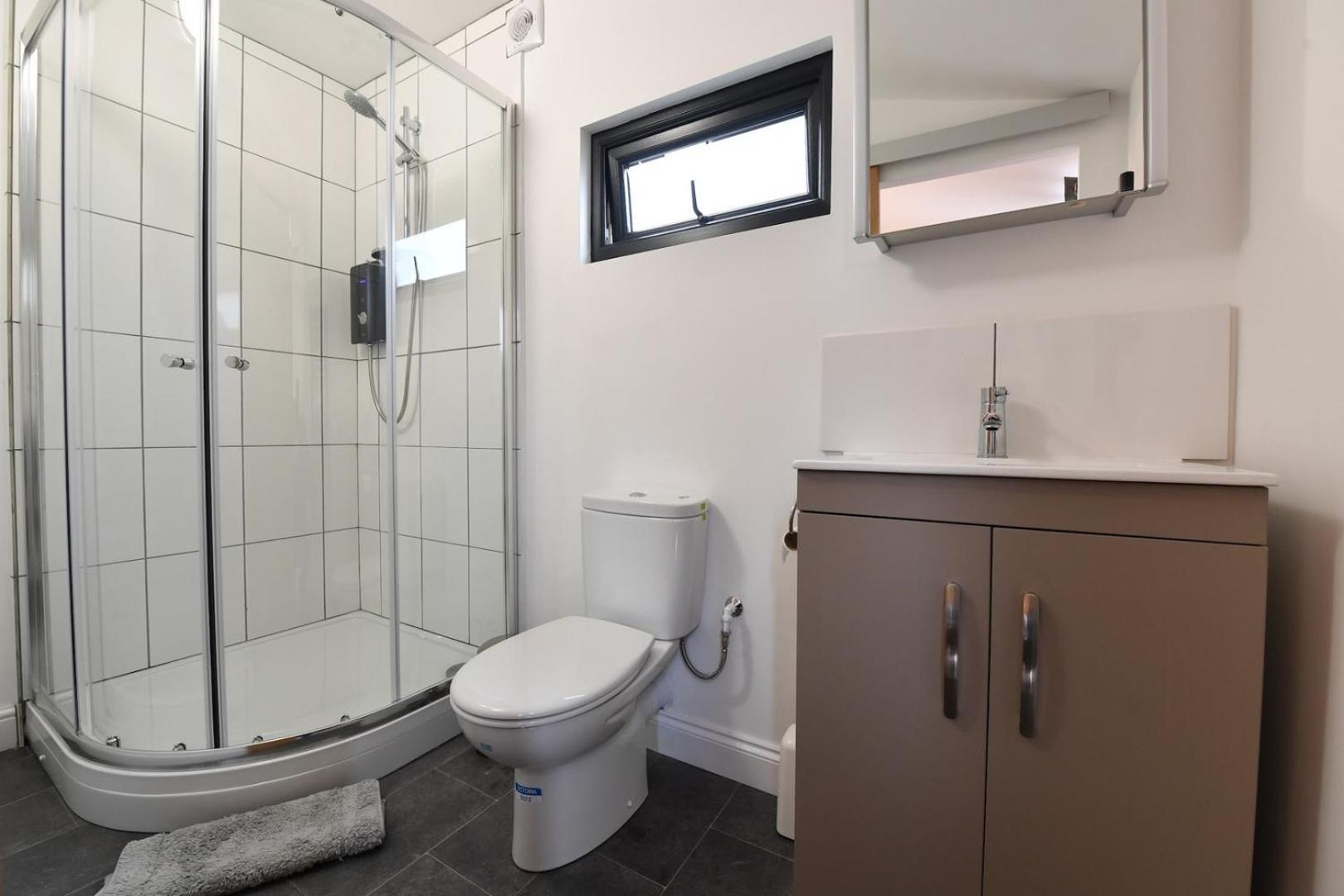Cheerful 1bd With Parking Nr Guildford